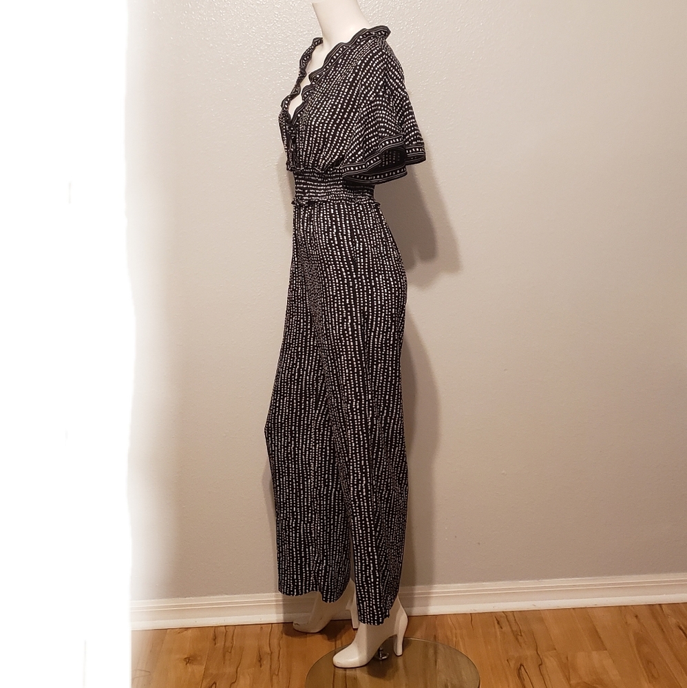 MAX STUDIO JUMPSUIT SIZE XS